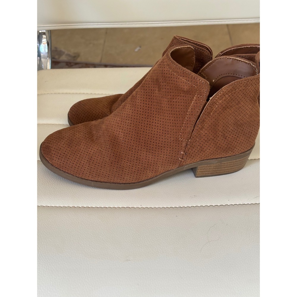 Universal Thread Womens Perforated Ankle Booties Cognac Brown Size 6.5